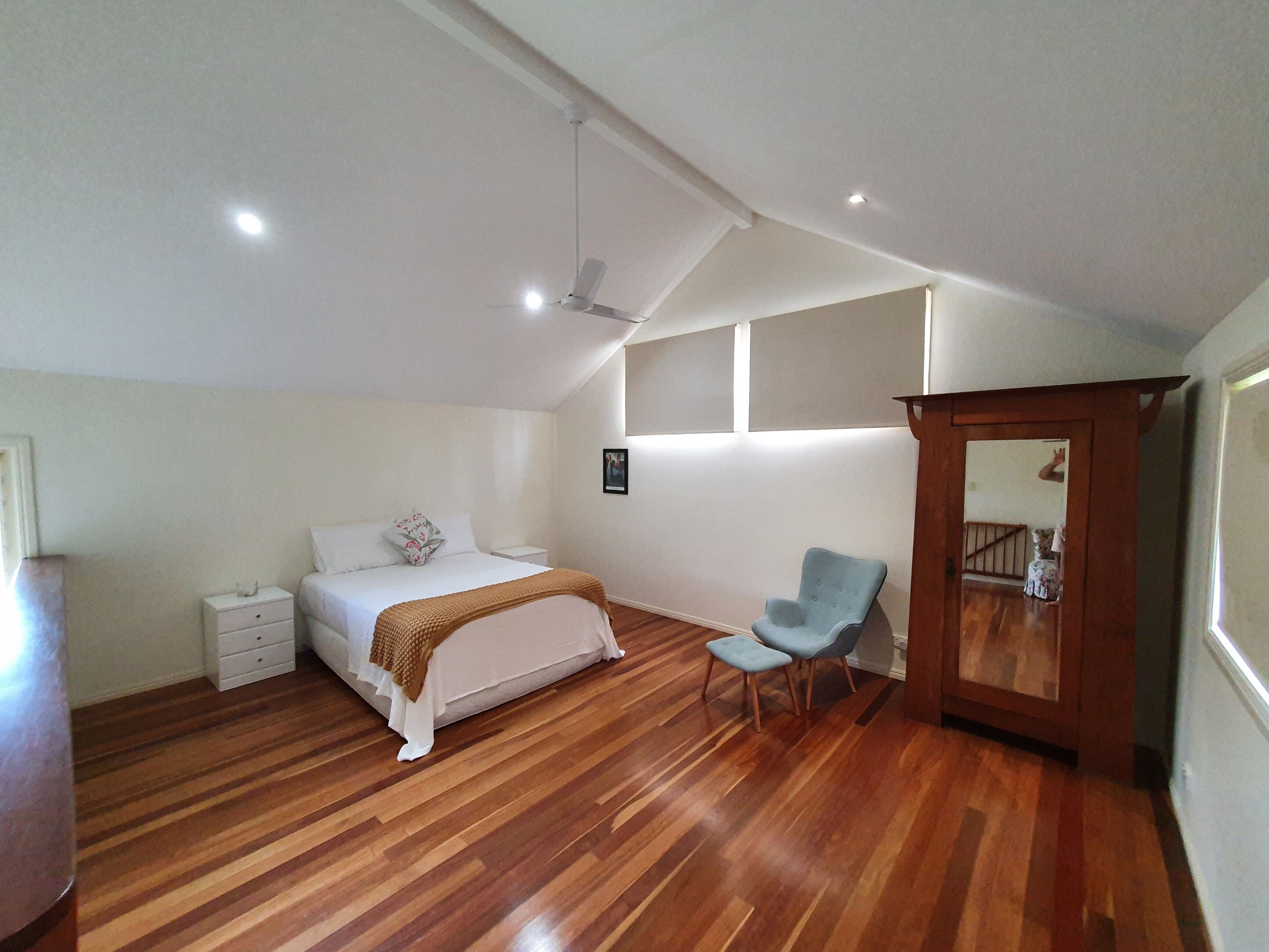 Farm Stay at Lillian Rock the Entire Building