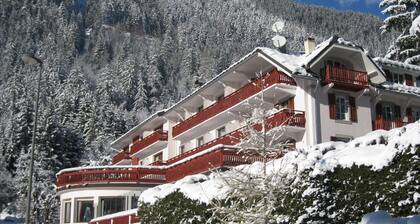 Chalet Hôtel La Sapinière