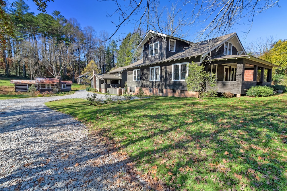 Lingerlong Main House Downtown Brevard