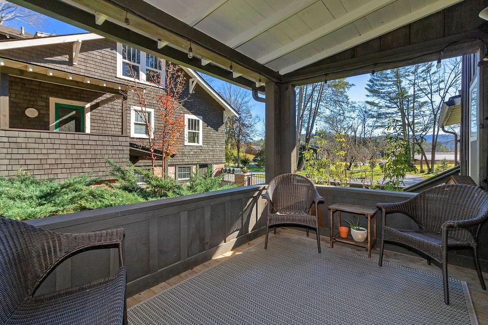 Lingerlong Main House Downtown Brevard