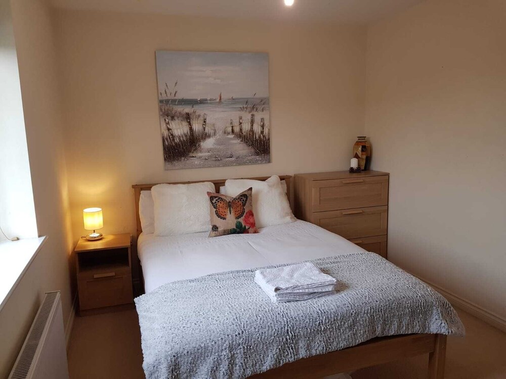 Ladysmith Complex (8 Bedrooms) Serviced Grimsby Vrbo