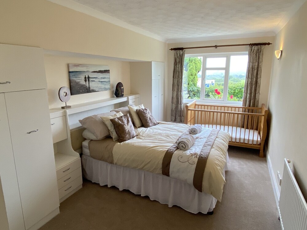 Santa Rosa - 4 Bedroom Holiday Home