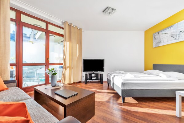 Studio, Balcony, Beachside | Primary image