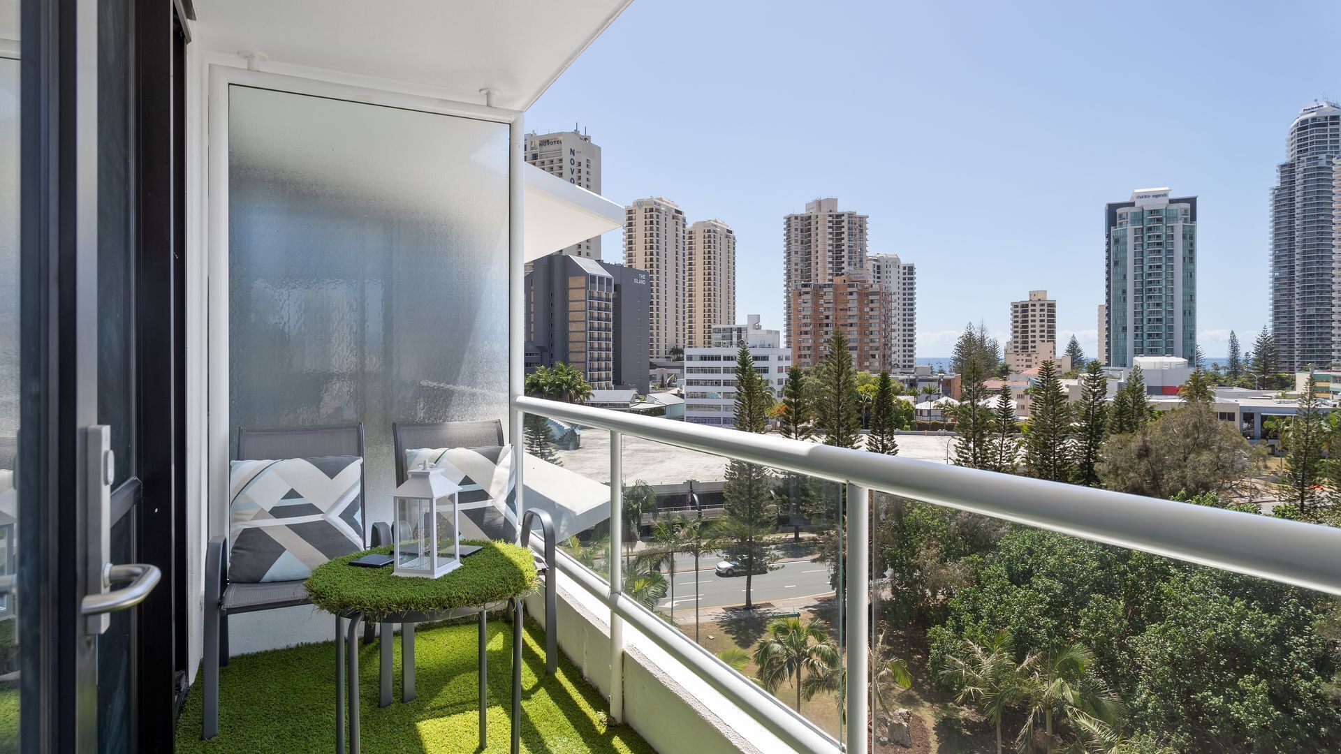 Surfers Plaza Resort 2 Bedroom Apartment With View