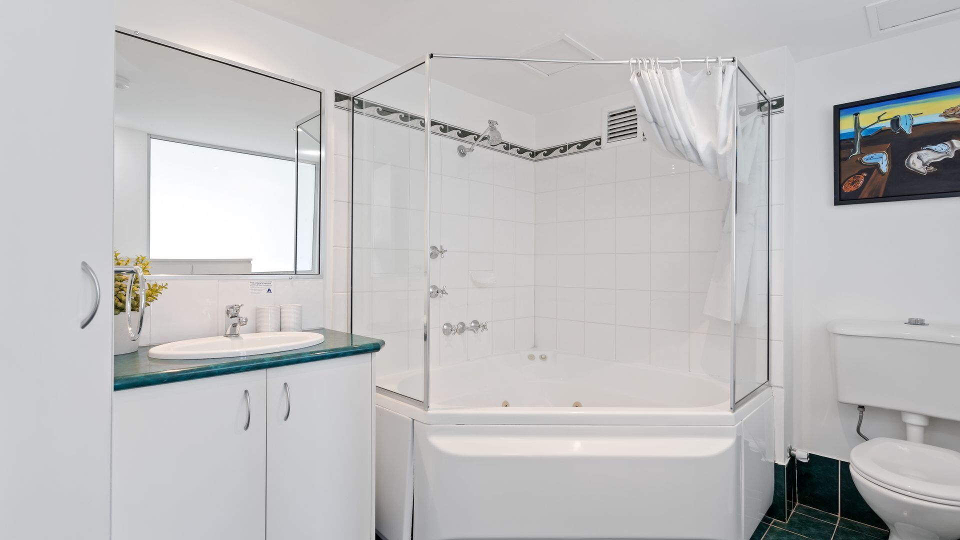 Surfers Plaza Resort 2 Bedroom Apartment With View