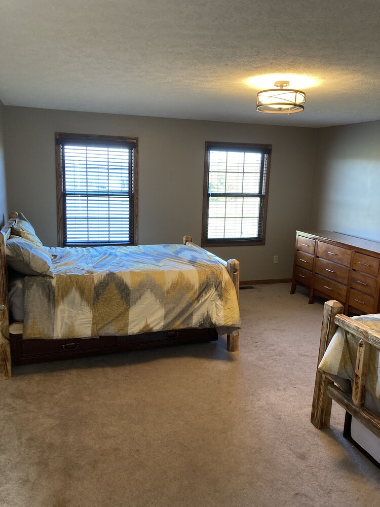 Gathering Place- heated pool and hot tub, 7 bedrooms, 5 baths
