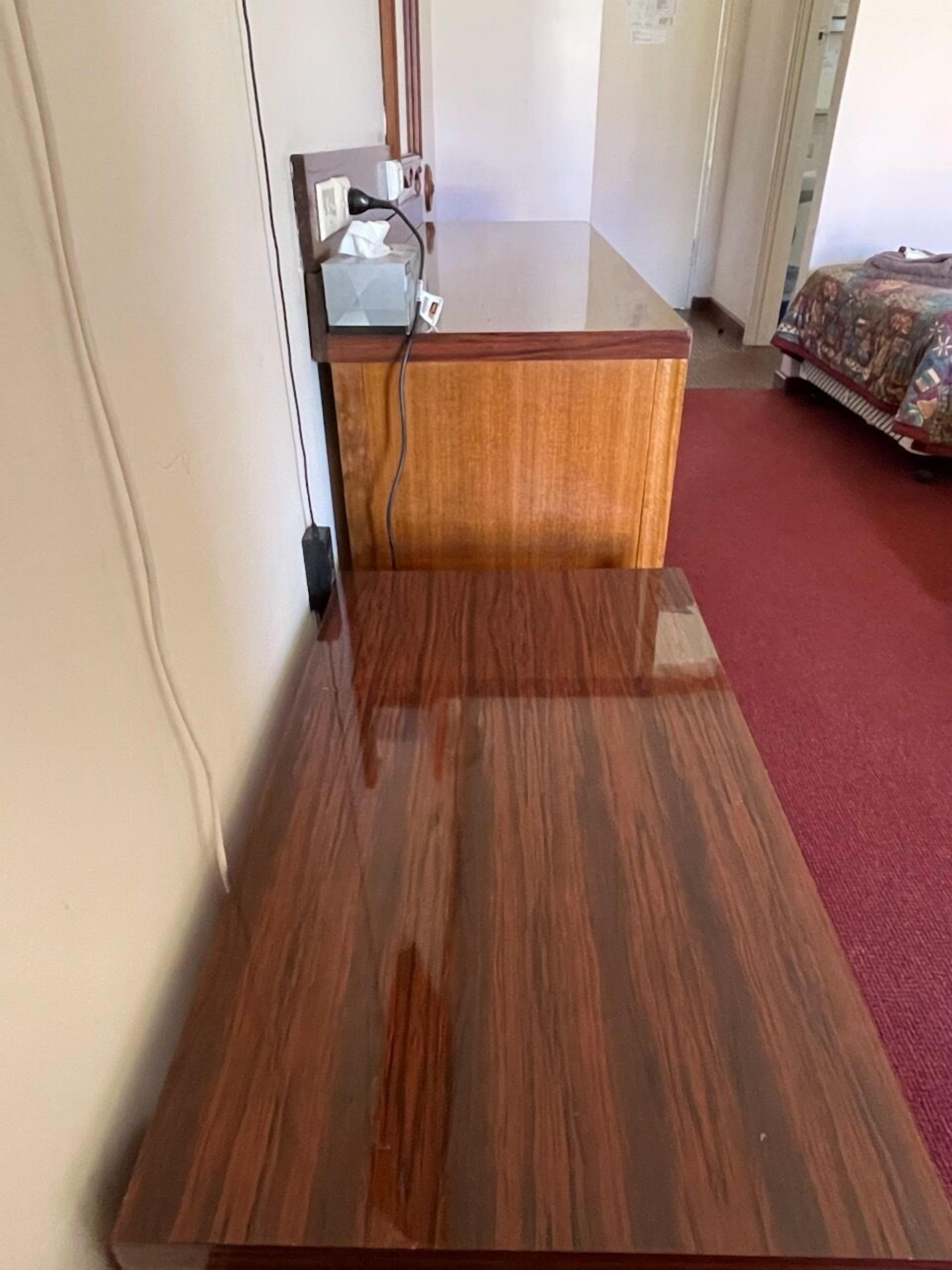 Lake Lefroy Motel and Bar