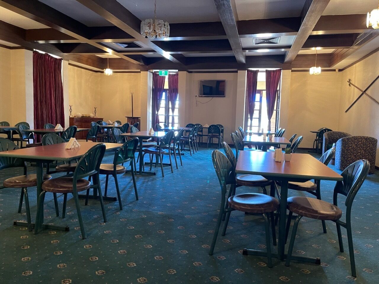 Lake Lefroy Motel and Bar