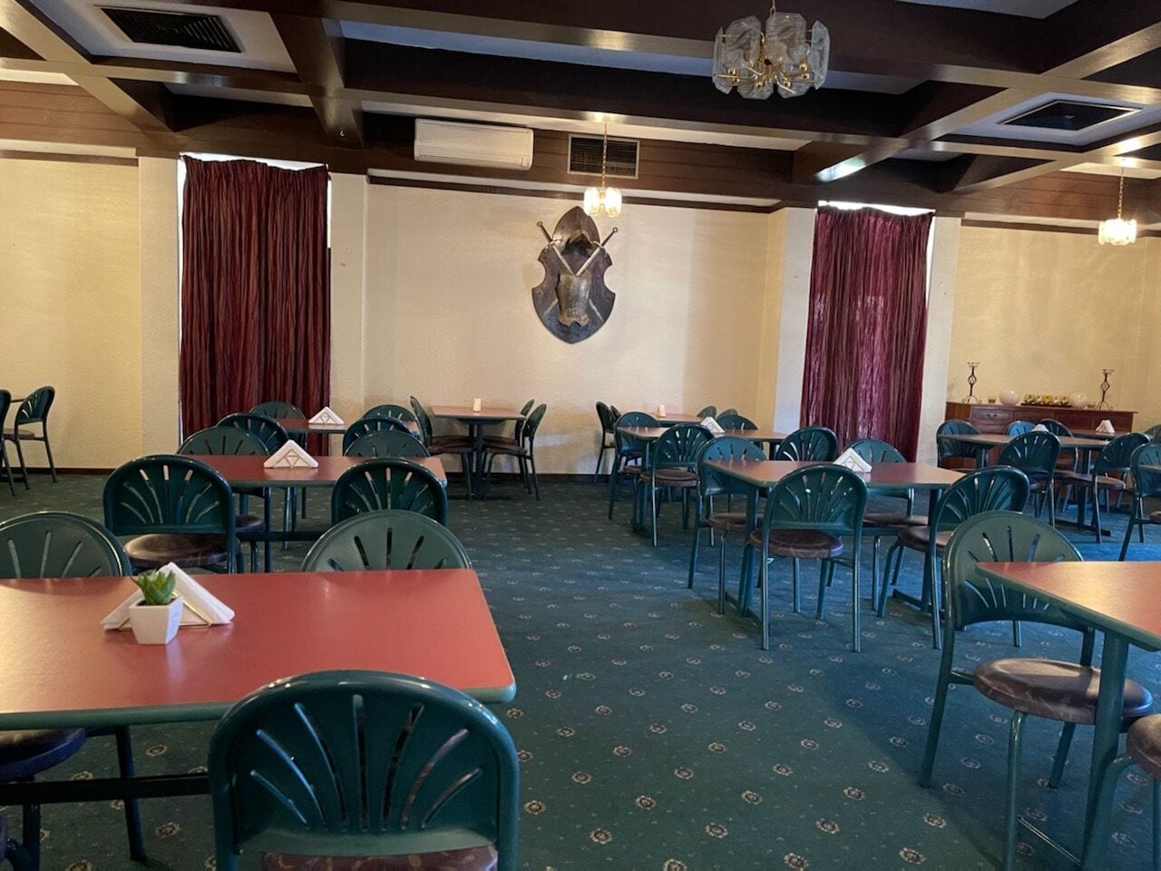 Lake Lefroy Motel and Bar