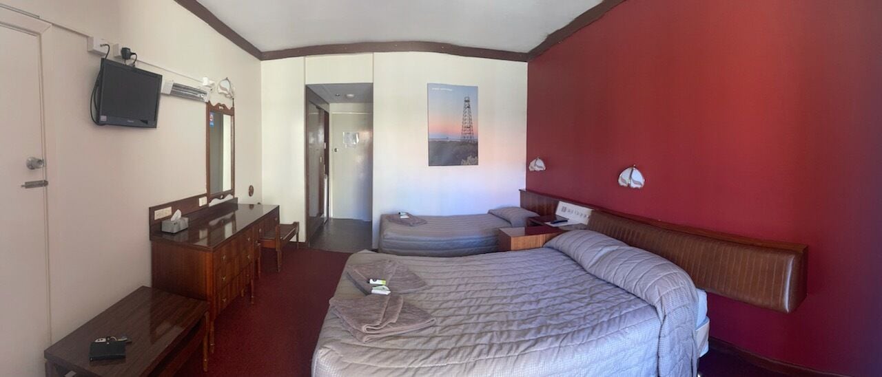 Lake Lefroy Motel and Bar