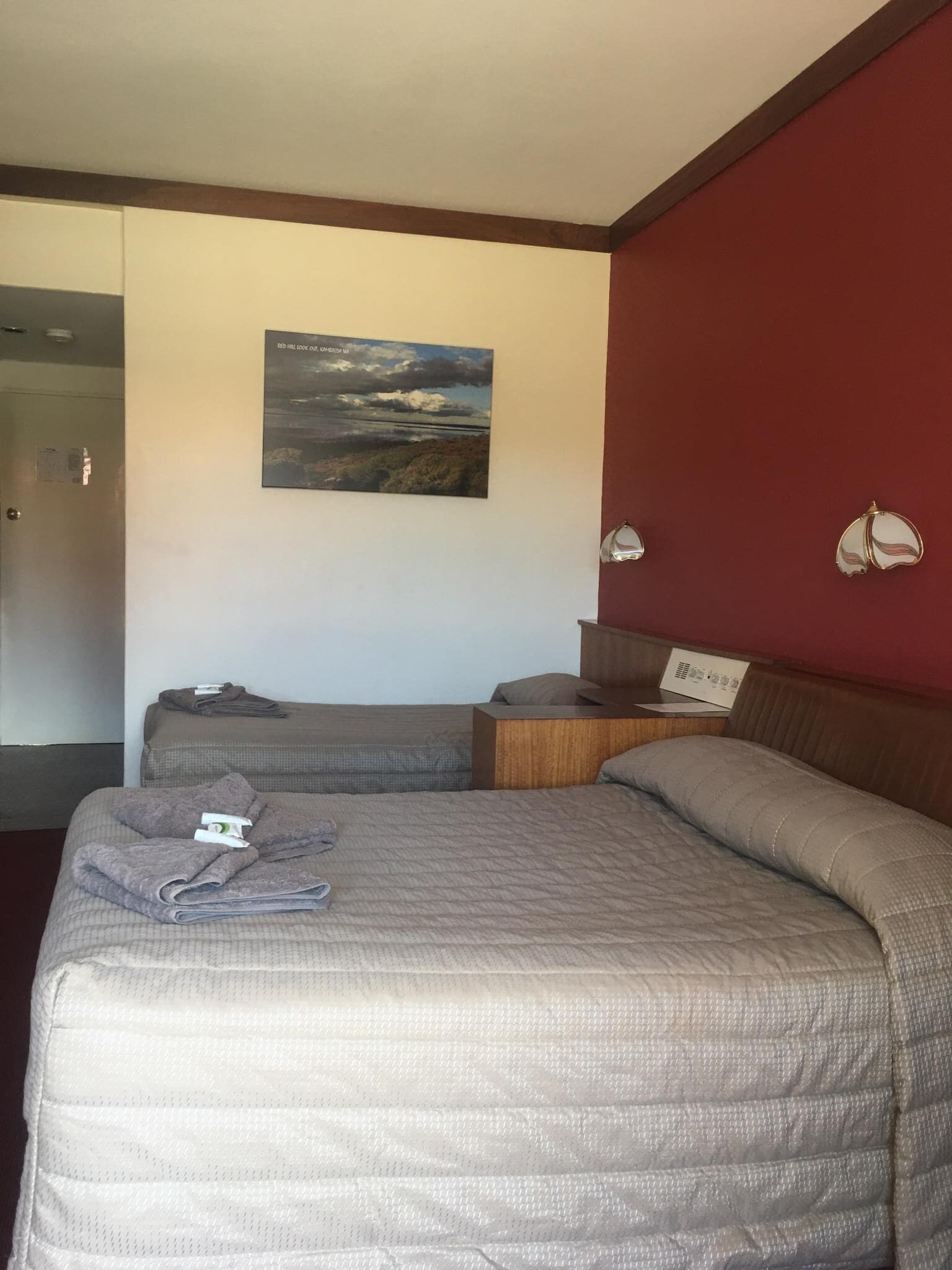 Lake Lefroy Motel and Bar