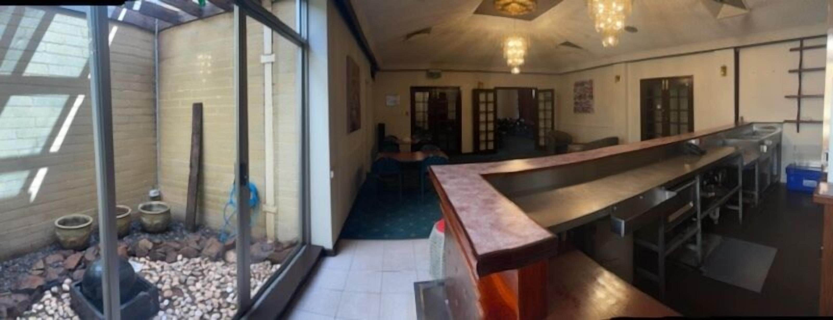 Lake Lefroy Motel and Bar