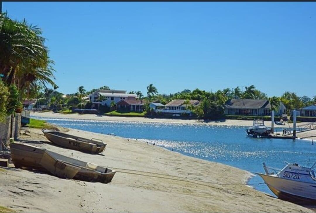 Mooloolaba Waterfront - 'La Villa De La Baie'