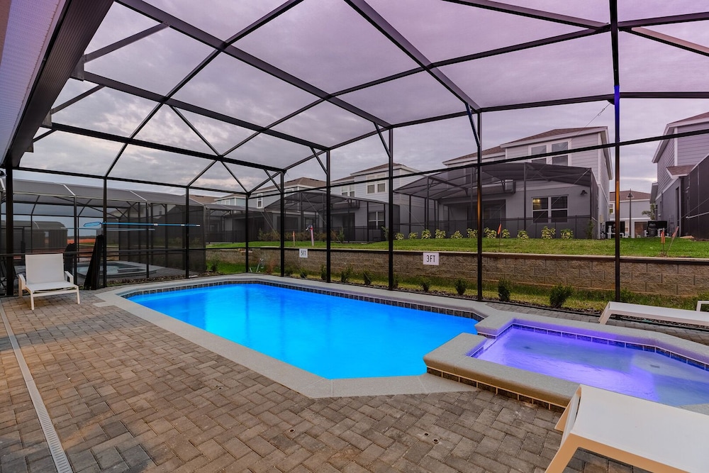 Windsor Island Luxury Home in Windsor Island Resort, Private Pool