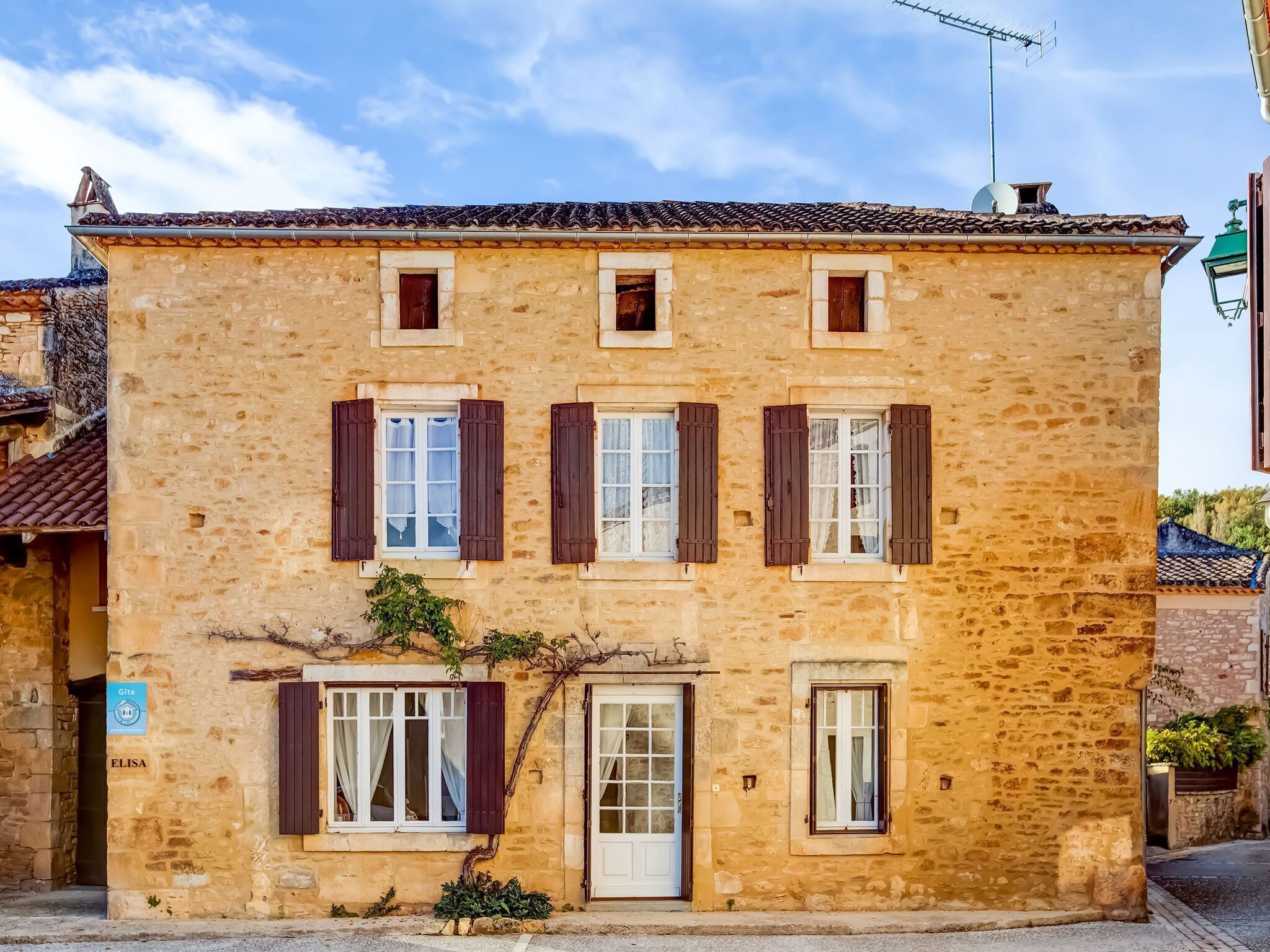 Spacious Holiday Home in Saint-martin le Redon With Garden in Saint Martin le Redon, France