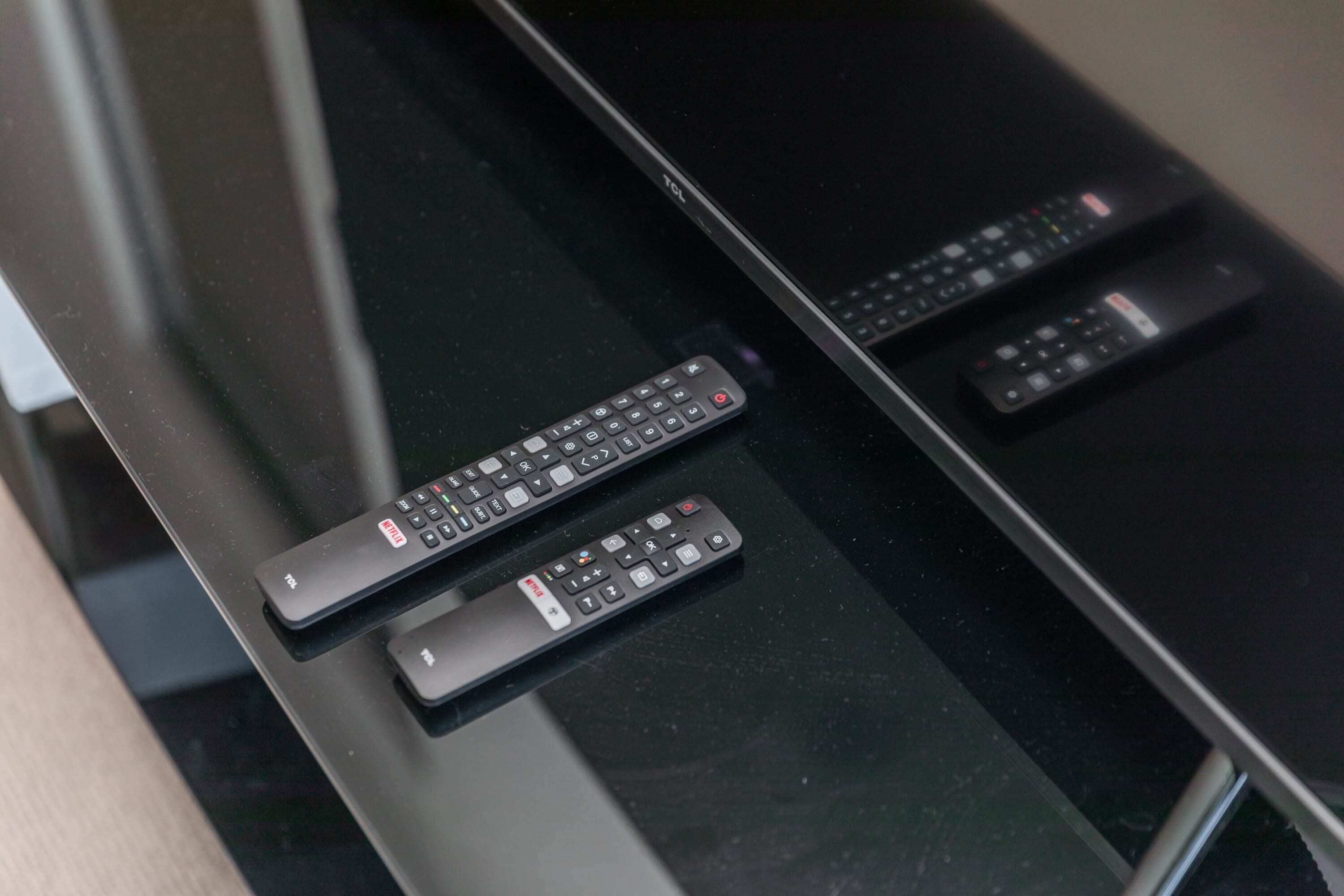 Cozy & Modern 2 Bedroom Apt With Parking and Pool!