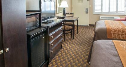 818 Hotel + Pool, an Ascend Hotel Collection Member
