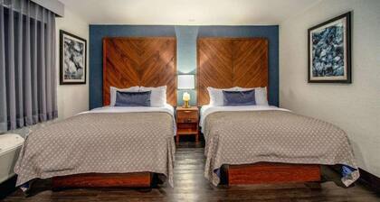 818 Hotel + Pool, an Ascend Hotel Collection Member