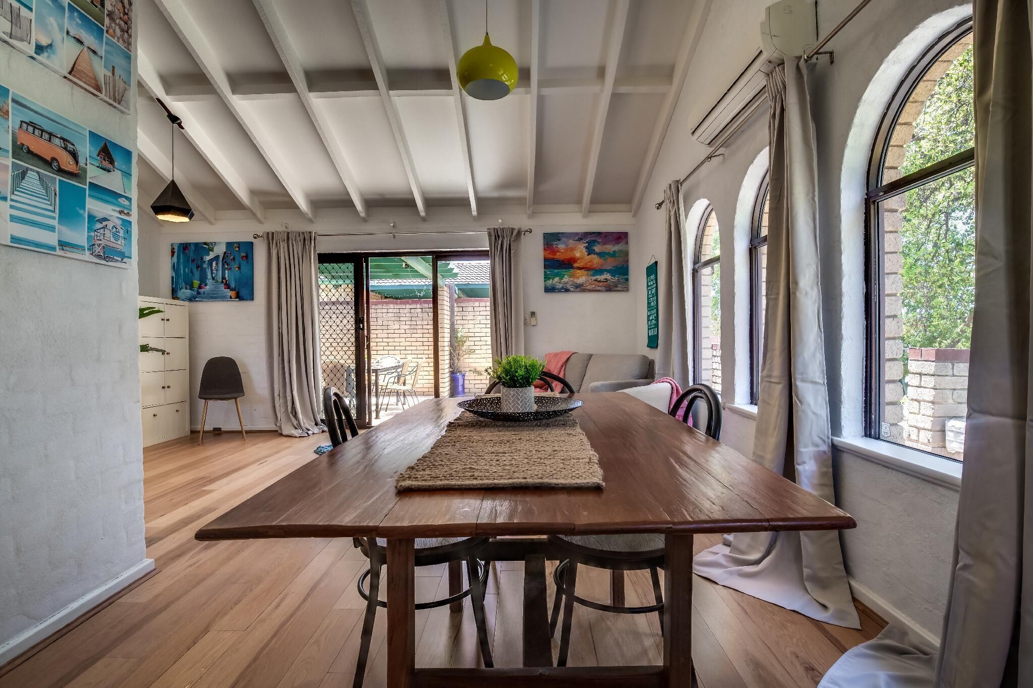 Stylish Villa With one car bay Sleeps 4