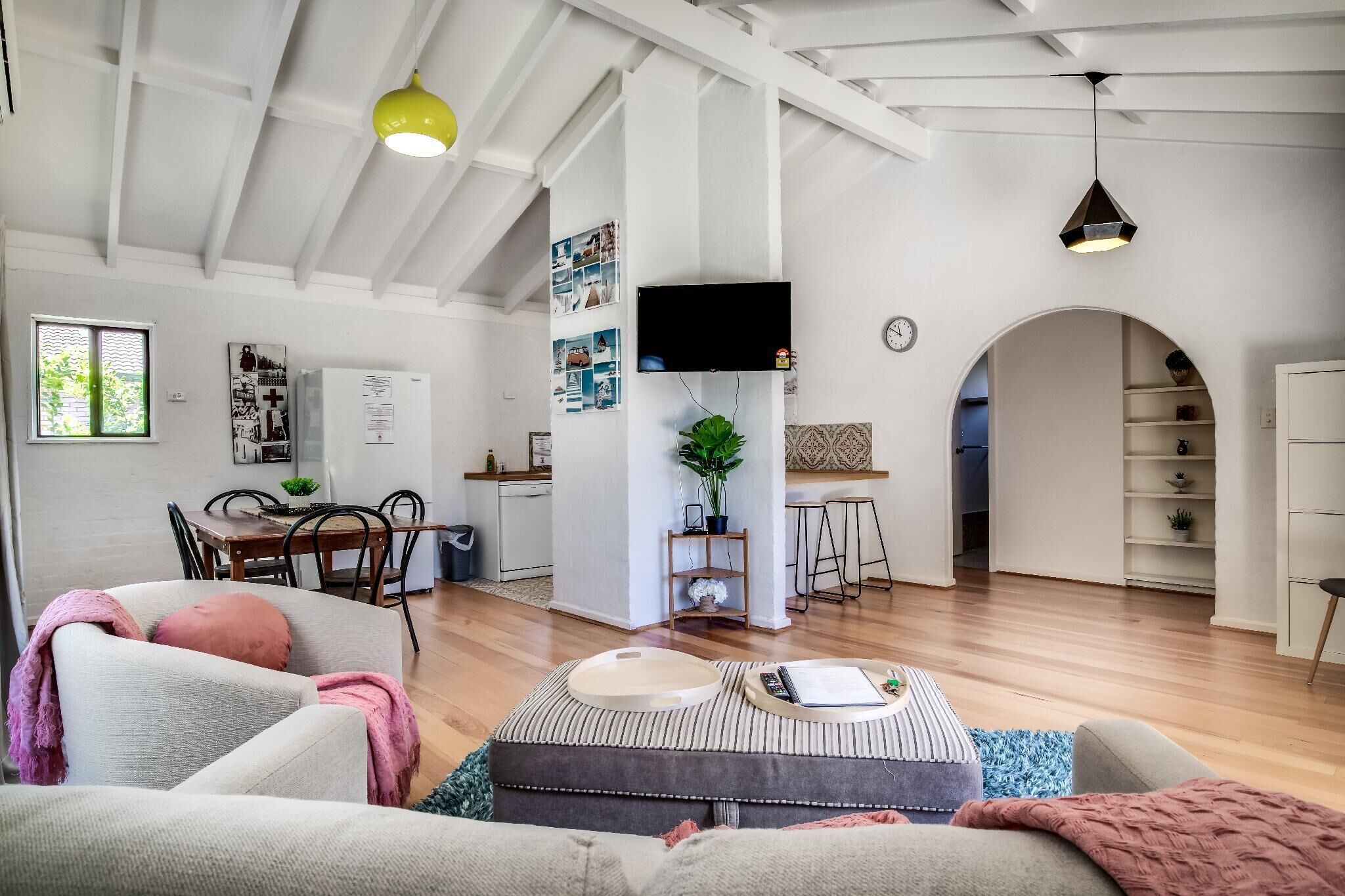 Stylish Villa With one car bay Sleeps 4