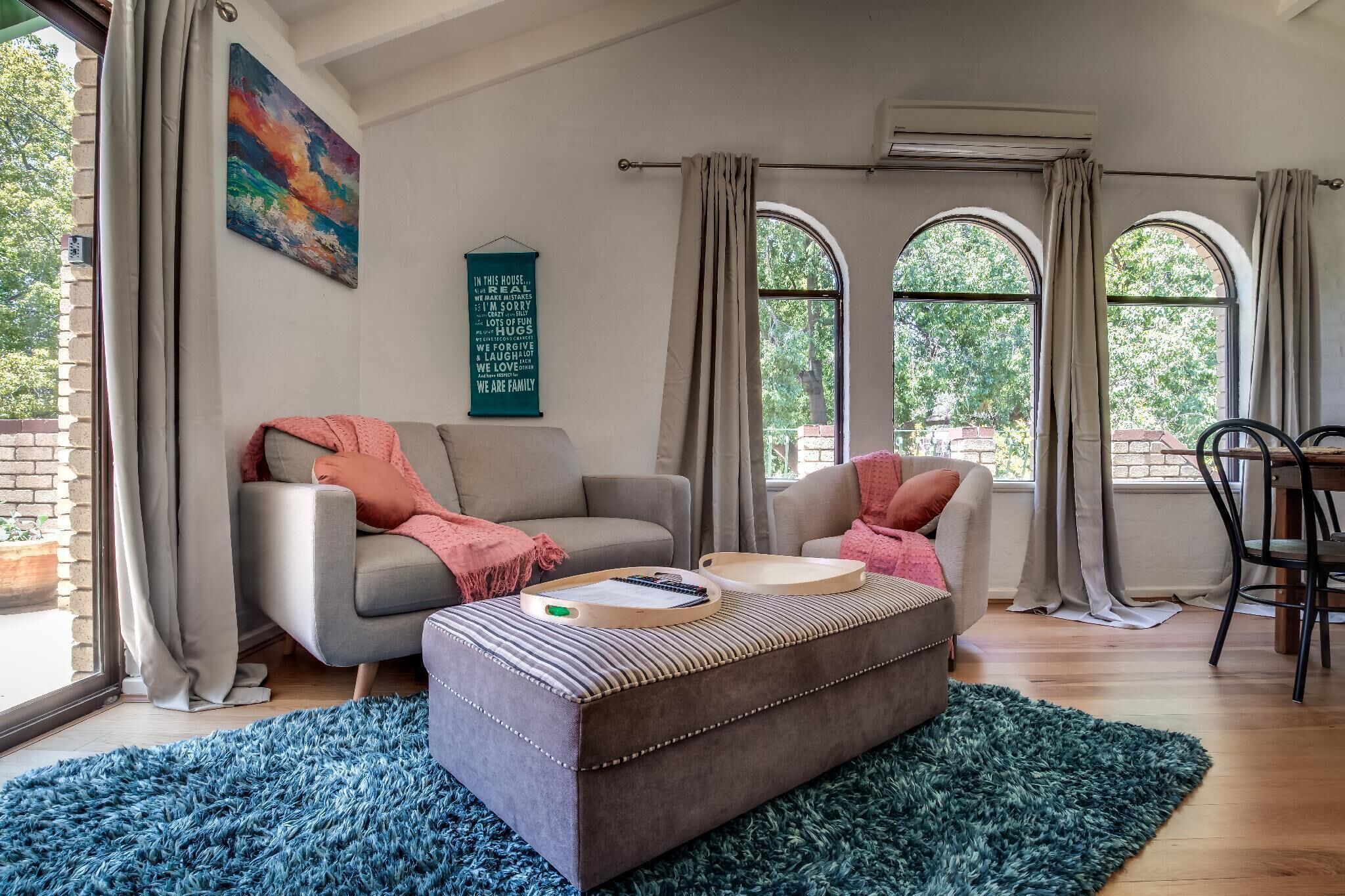 Stylish Villa With one car bay Sleeps 4