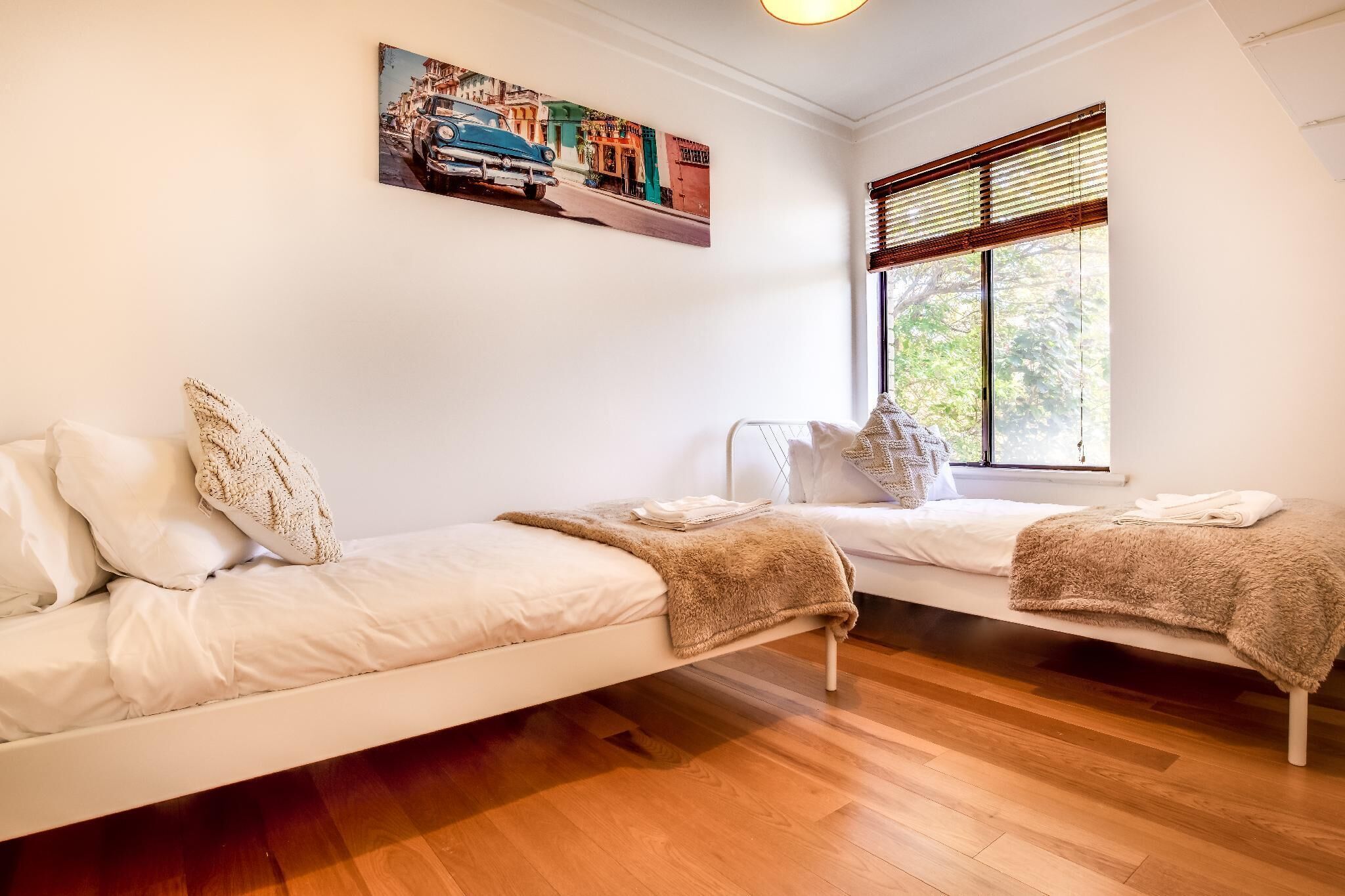 Stylish Villa With one car bay Sleeps 4