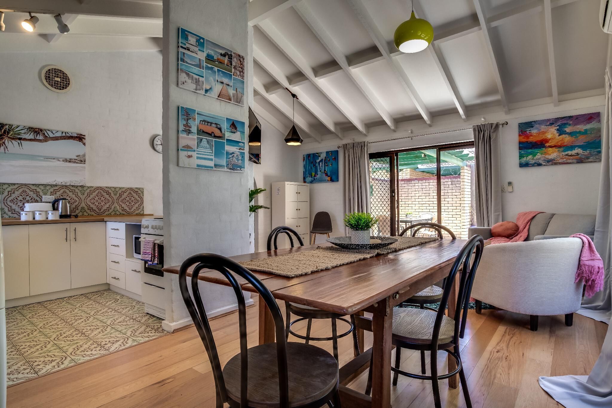 Stylish Villa With one car bay Sleeps 4