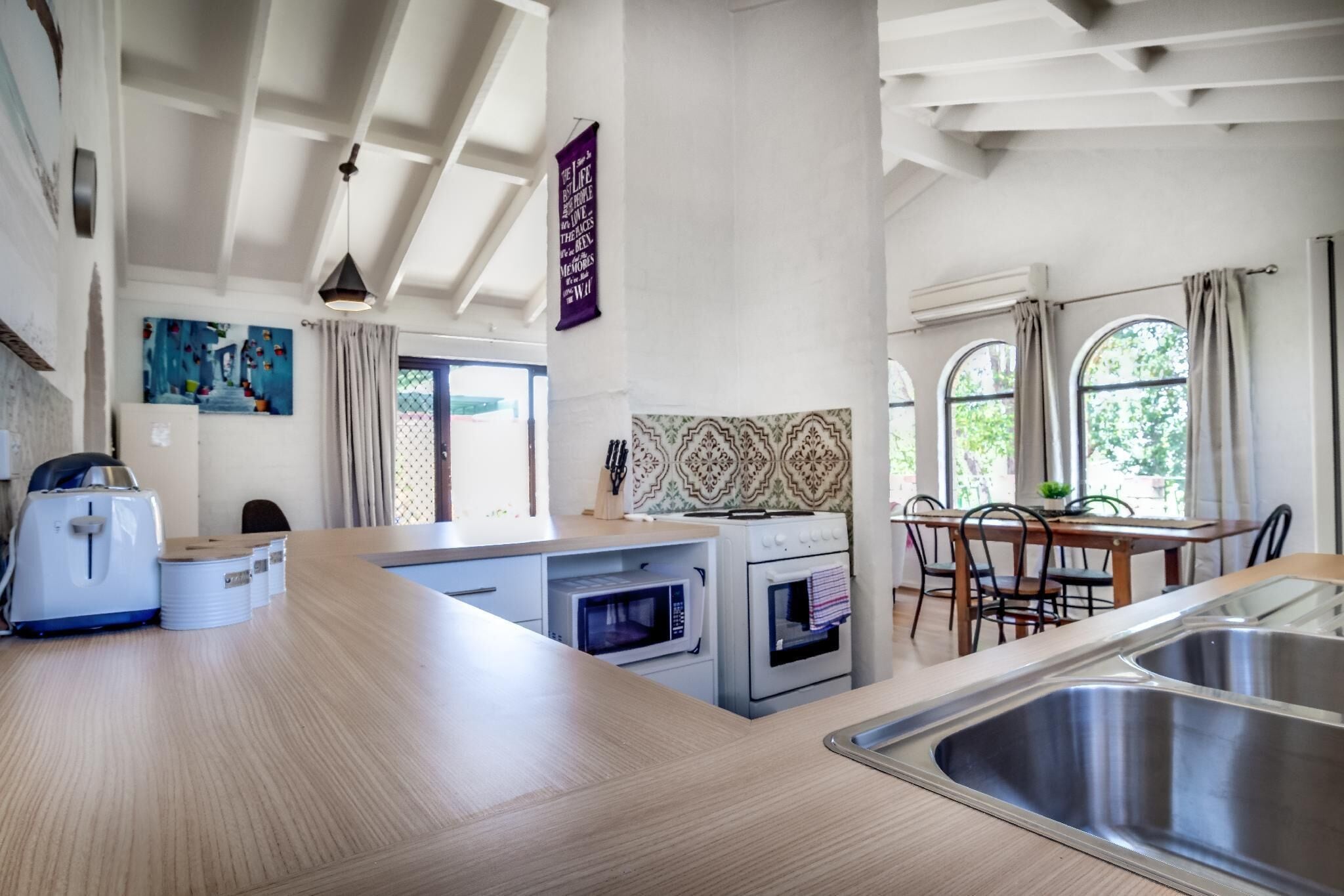 Stylish Villa With one car bay Sleeps 4