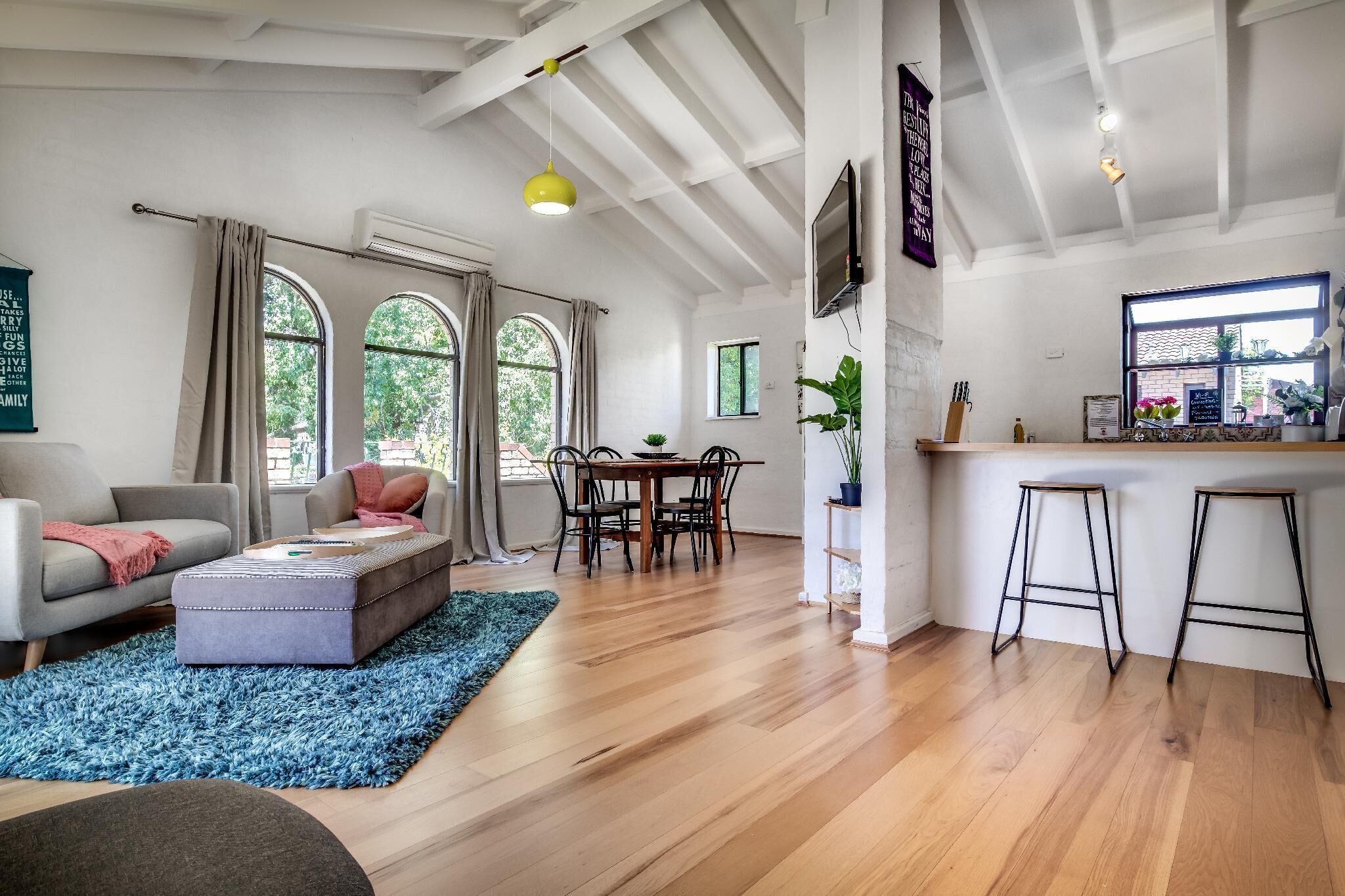 Stylish Villa With one car bay Sleeps 4