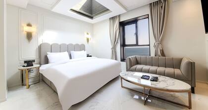Hotel Moment SongJeong
