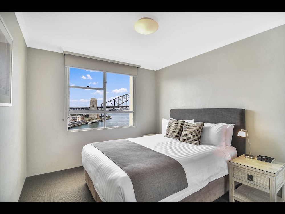 Visual Reference: Harbourside 80 Penthouse Level Best Sydney Harbour Views Sydney
