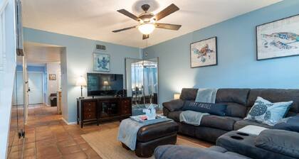 New Nautical Townhouse Paradise Walk to Flagler Ave, Beach, Shops & Restaurants!