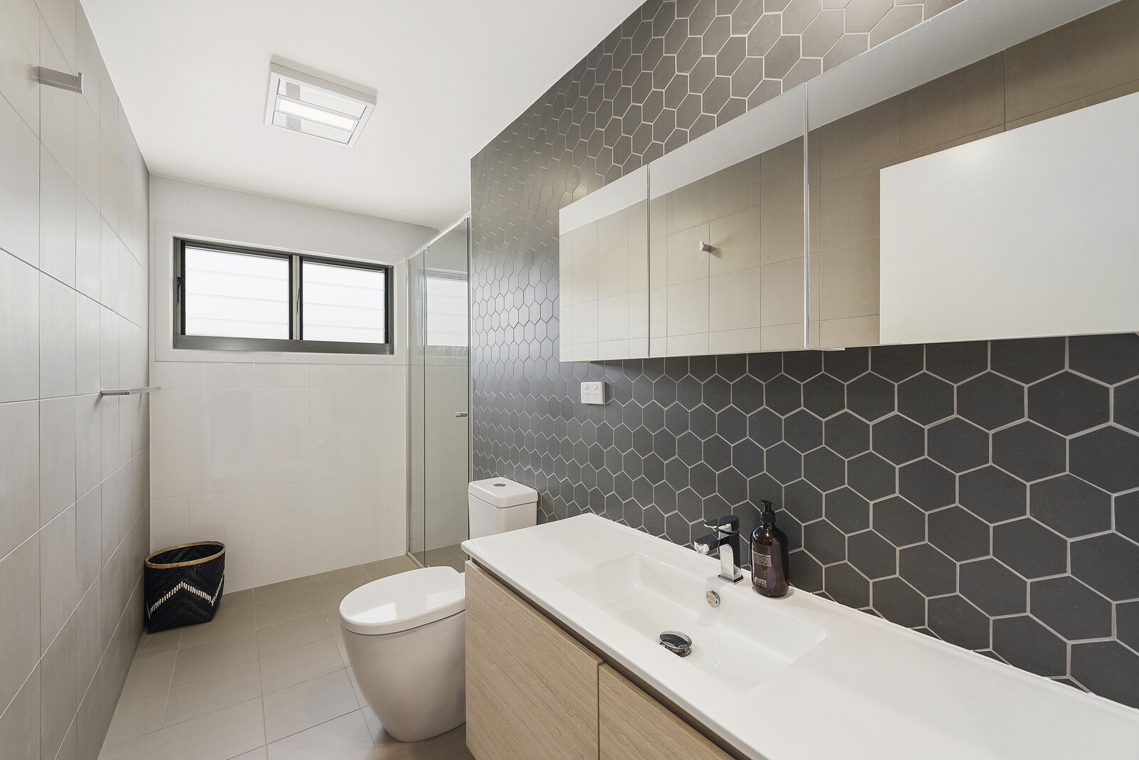 Fifty Meters to the Beach in the Heart of Woolgoolg