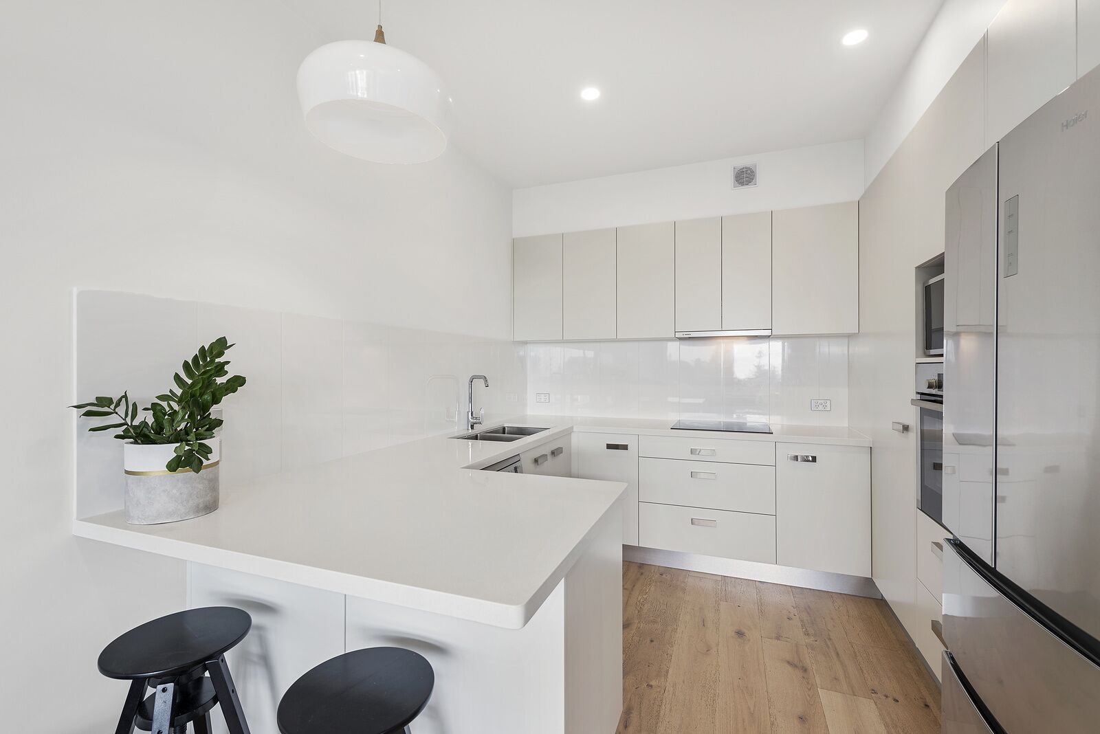 Fifty Meters to the Beach in the Heart of Woolgoolg