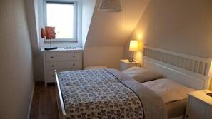 1 chambre, fer et planche à repasser, accès Internet, draps fournis
