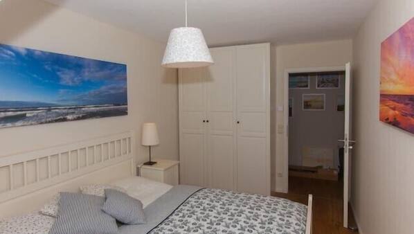 1 chambre, fer et planche à repasser, accès Internet, draps fournis