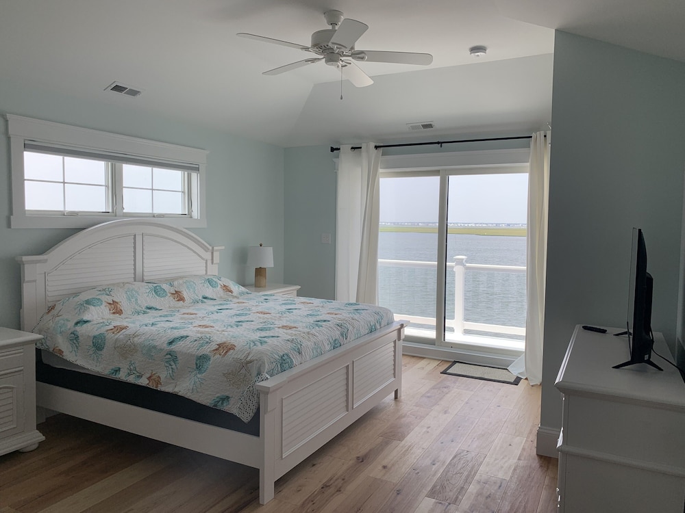 Expansive Bayfront Home w/ Heated Saltwater Pool & Dock Ship Bottom