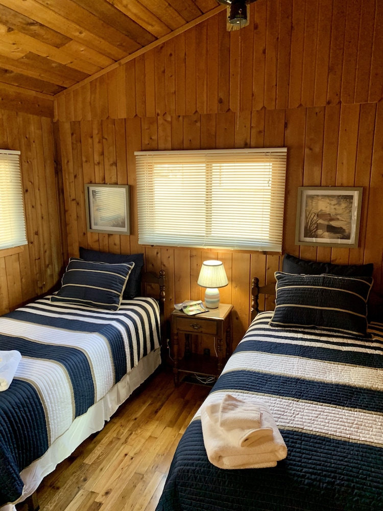 Room, Cabin 2 at Cedar Key - Serene waterfront setting/No wake cove/Dog friendly!