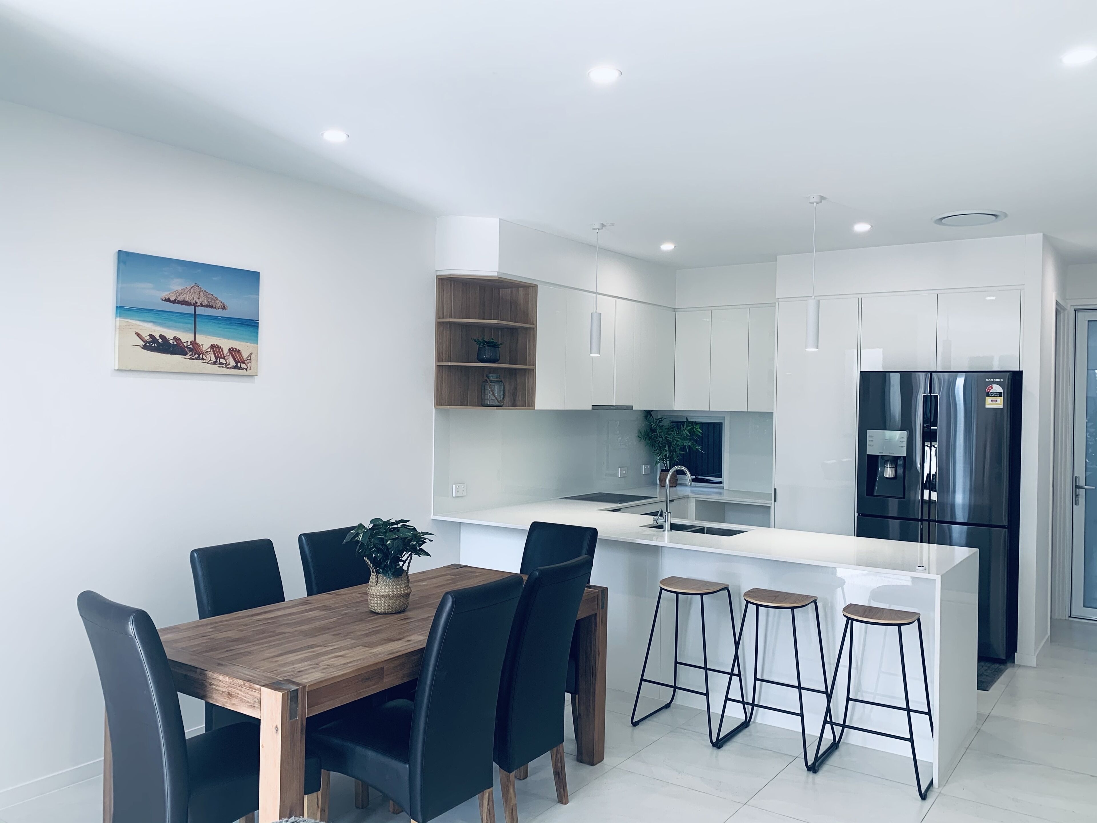 Forget the Car- Walk to the Beach and Cafes