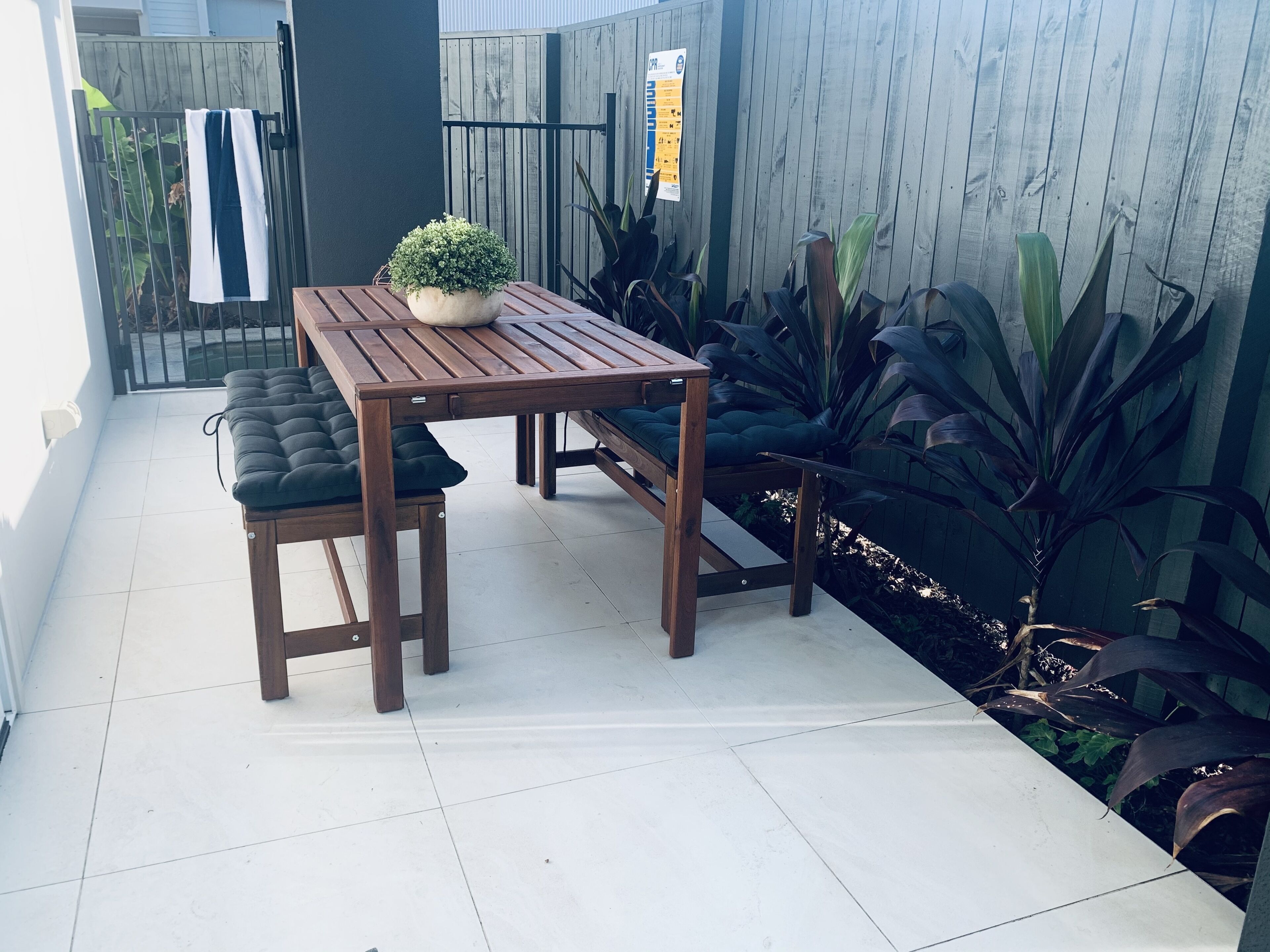 Forget the Car- Walk to the Beach and Cafes