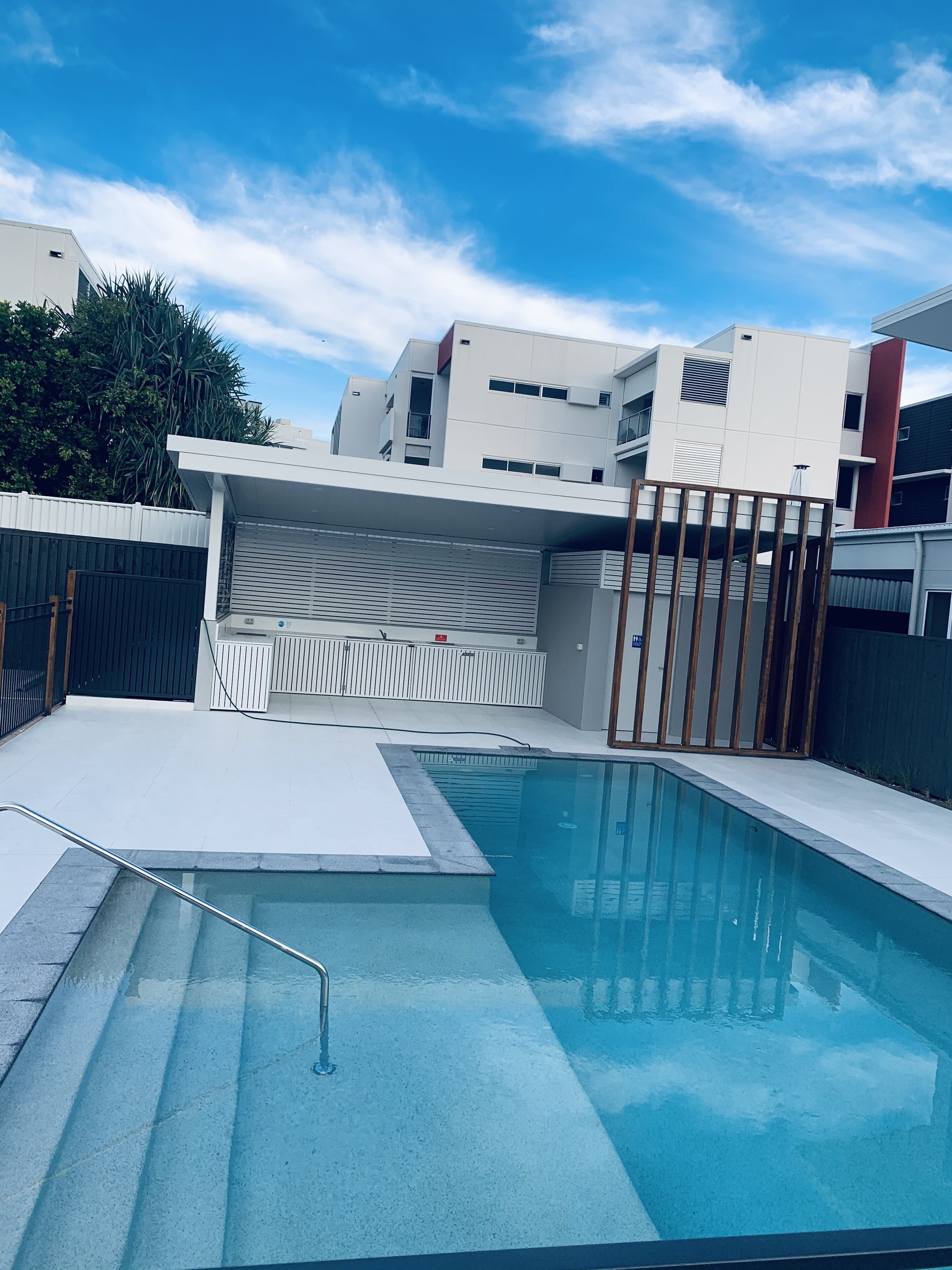 Forget the Car- Walk to the Beach and Cafes