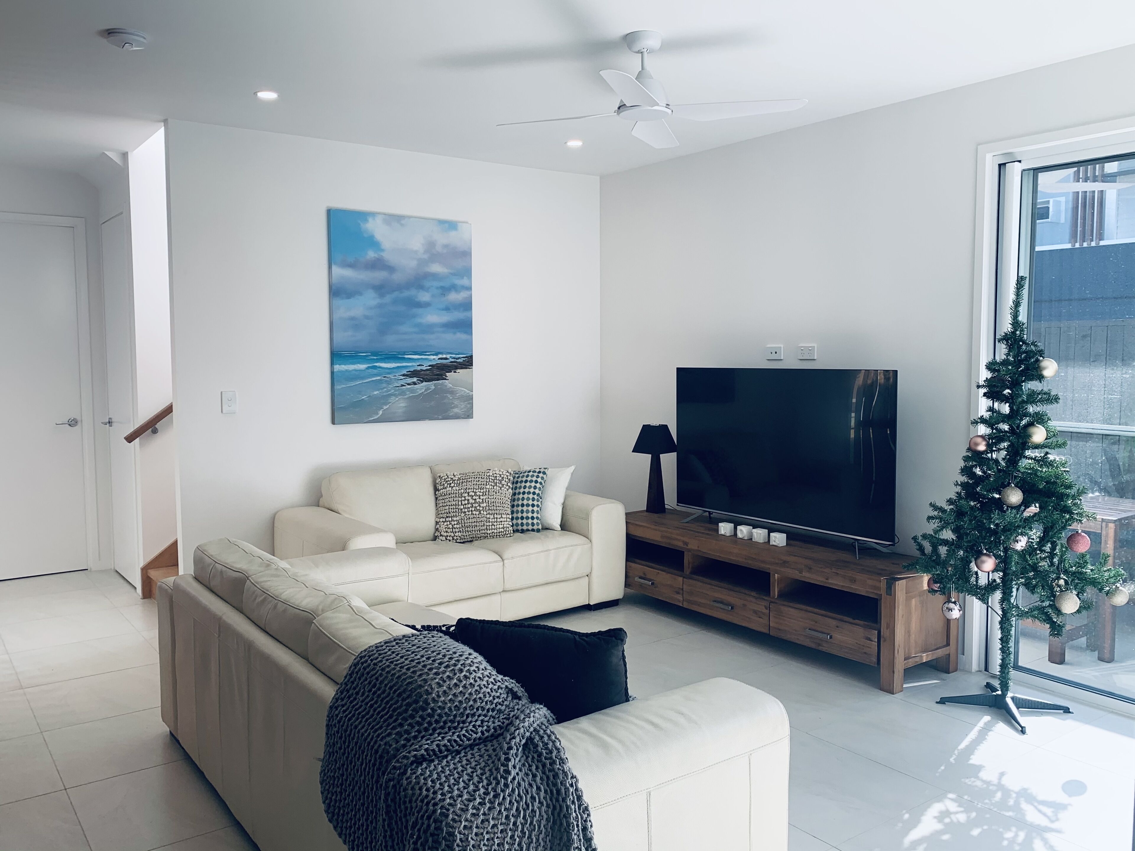 Forget the Car- Walk to the Beach and Cafes