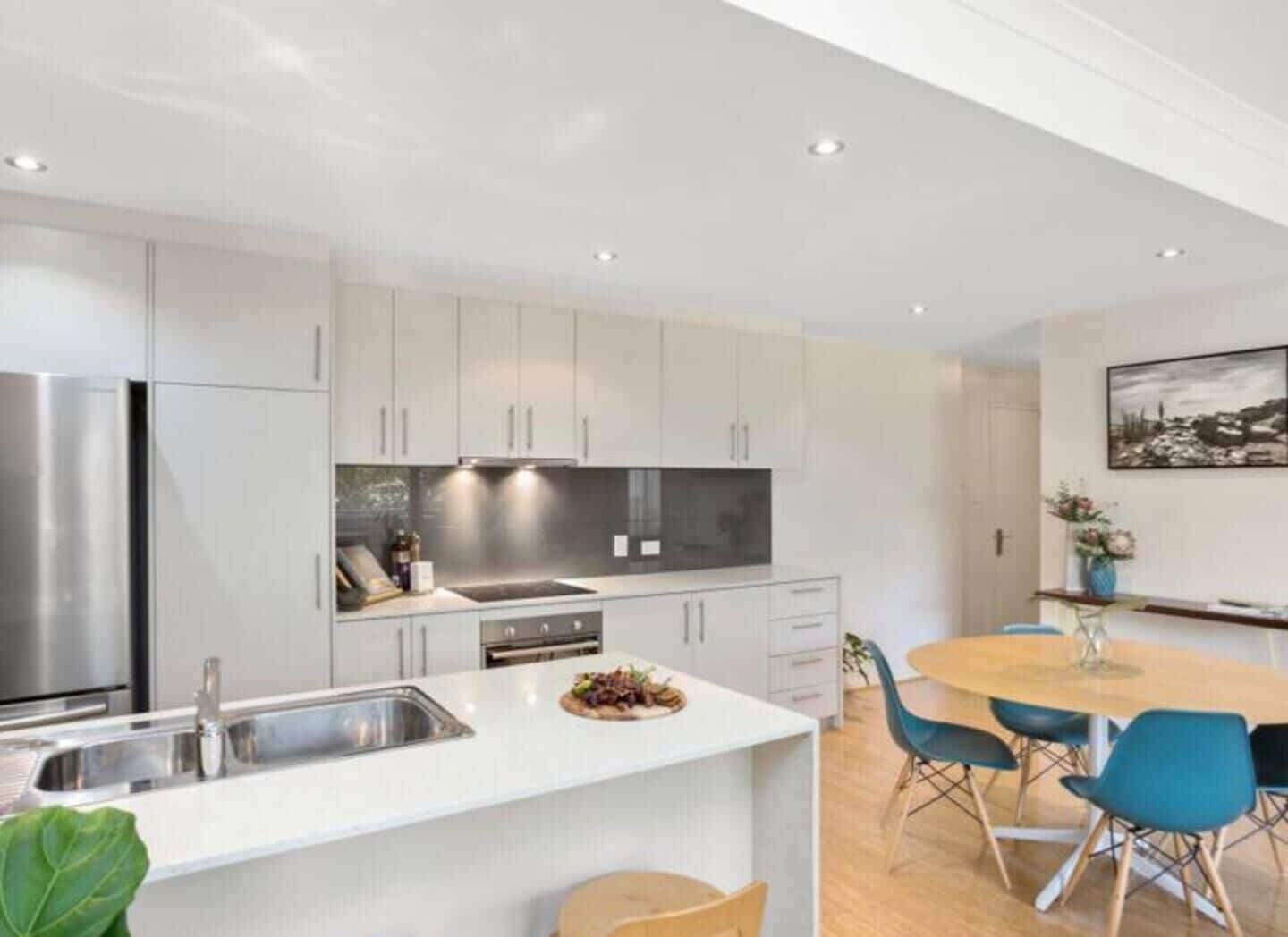 Fabulous 2 Bedroom 2 Bathroom Deluxe Apartment