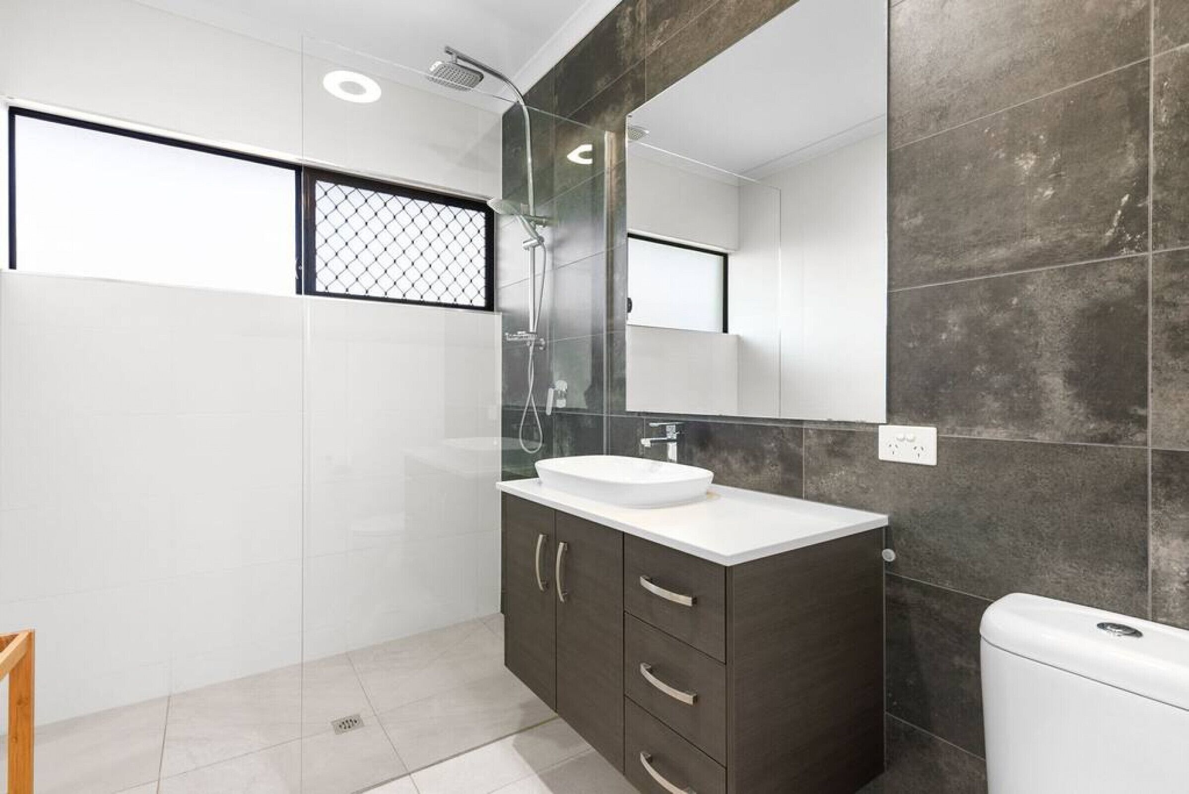 Marina Views From a Stunning Modern Villa