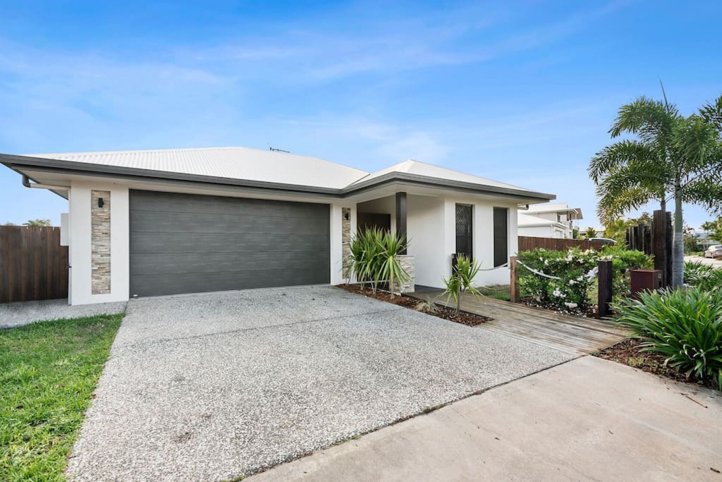 Marina Views From a Stunning Modern Villa