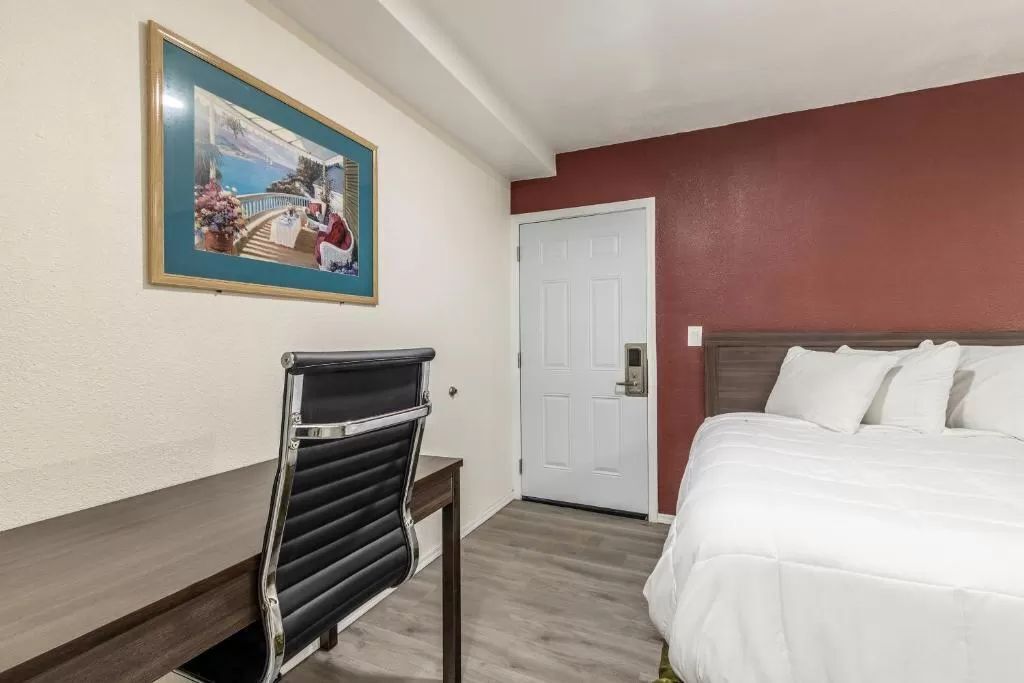 Americas Best Value Inn Needles - Family Room Suite 4 in Bullhead City, United States