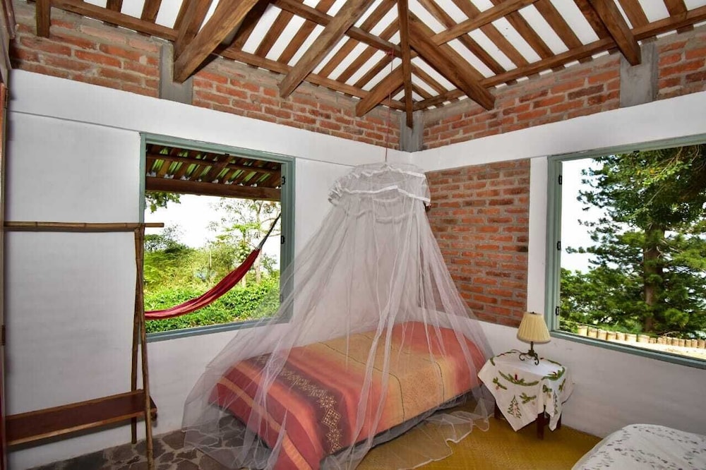 Finca Santa Lucía, Comasagua, 20min from San Salvador, 40min from Surf City. La Libertad