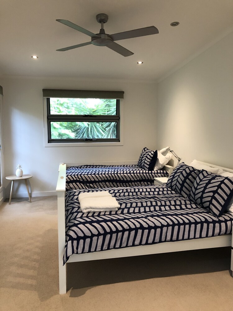 Mt Coolum Hideaway, Sunshine Coast - spectacular views luxury close to the beach