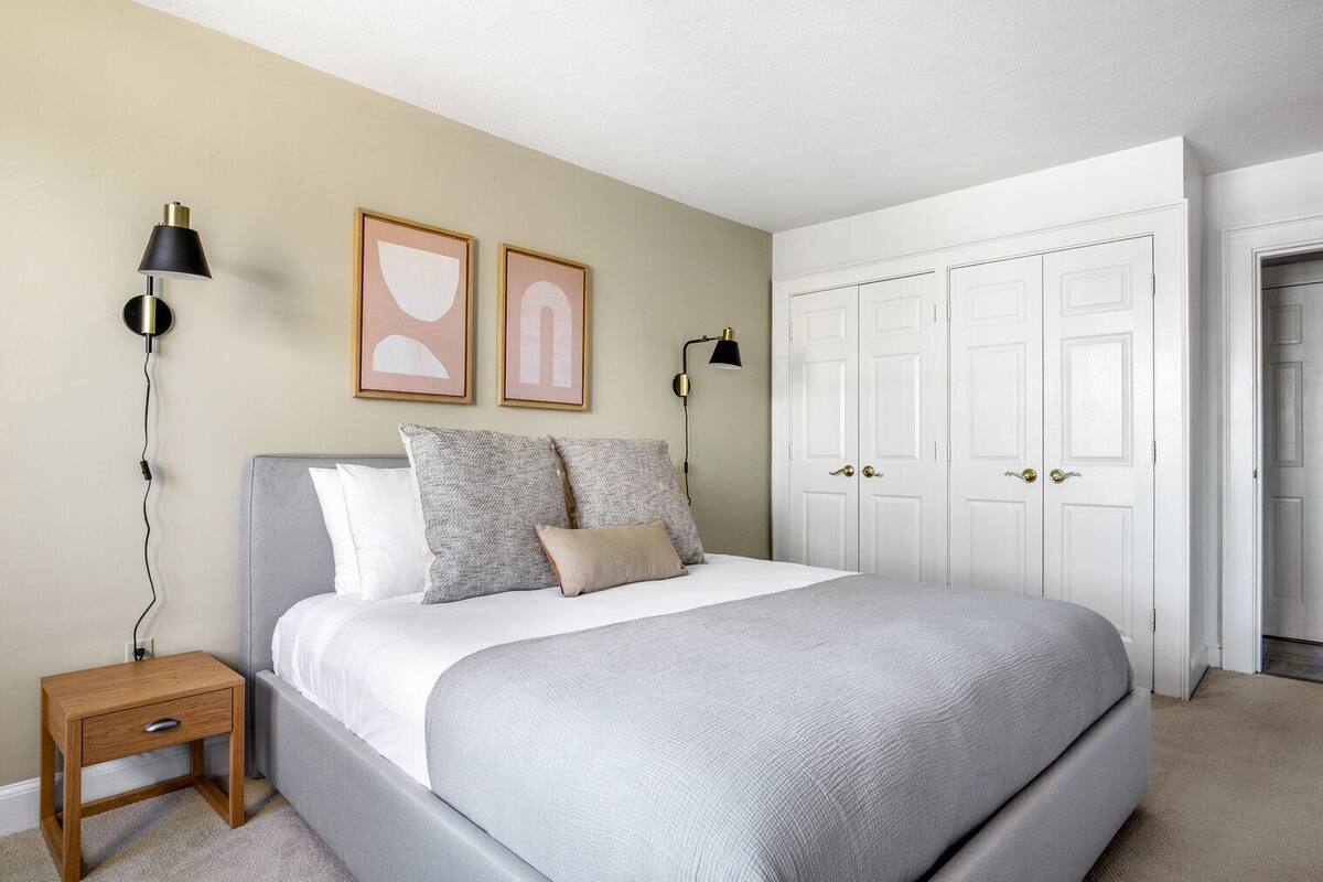 Ideal West End 1br W Gym W D Walk To Mgh T Stop 21 Room Prices Deals Reviews Expedia Com Ideal West End 1br W Gym W D Walk To Mgh T Stop 21 Room Prices Deals Reviews Expedia Com