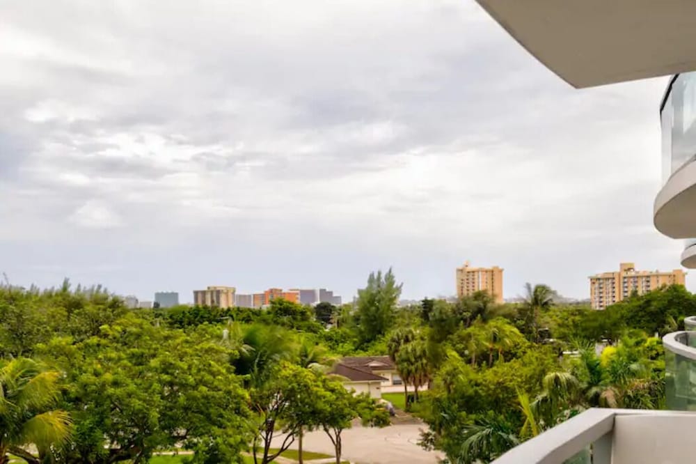 Luxury condo in a new small building in North Miami Beach FL